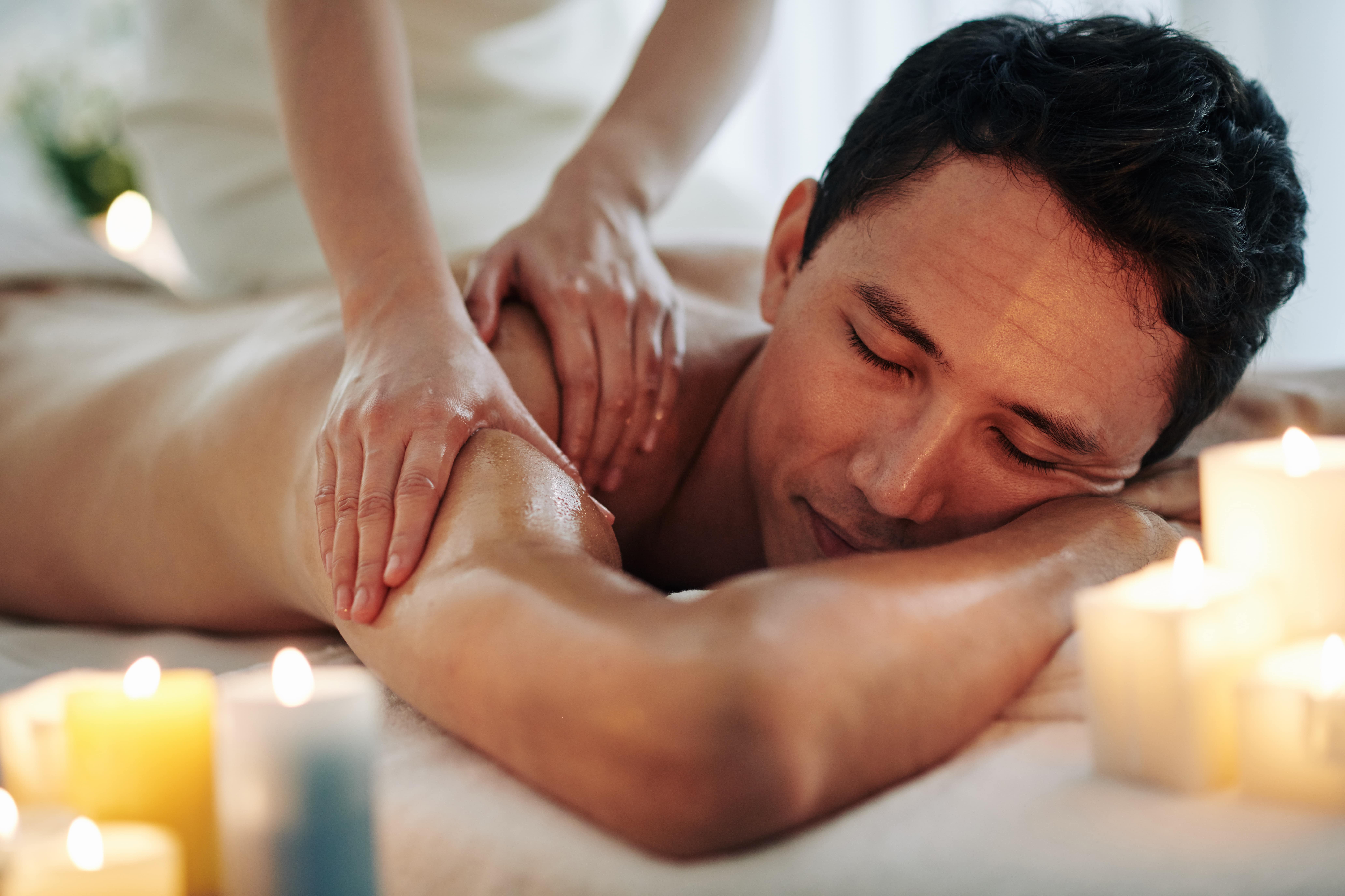 Lire la suite à propos de l’article Le massage comme outil de gestion du stress : Un remède naturel pour une vie équilibrée